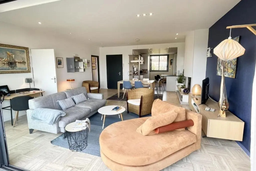 LUXURY T3 neuf de standing Front de mer vue 180