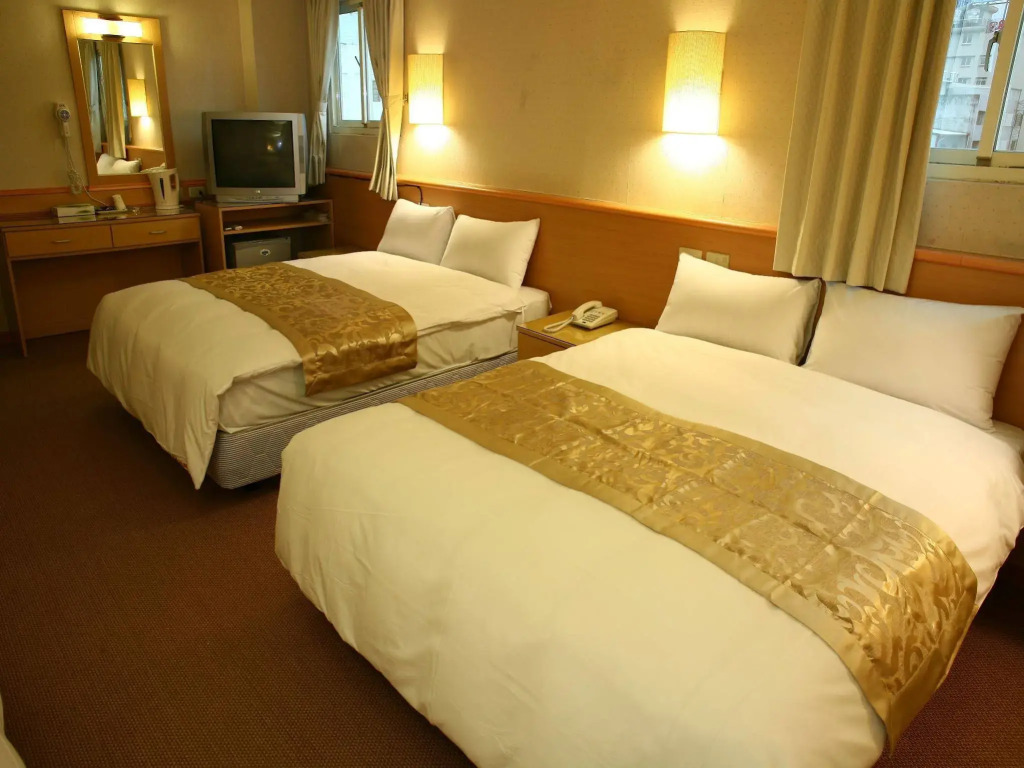 Manbo Holiday Hotel