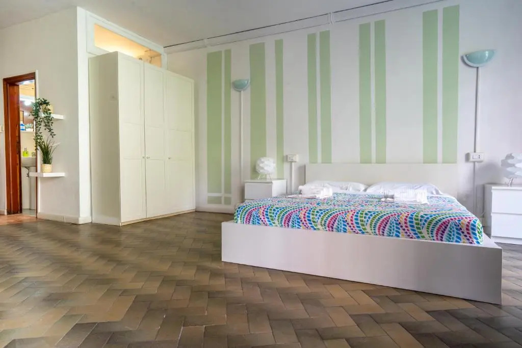 Lorys Suite