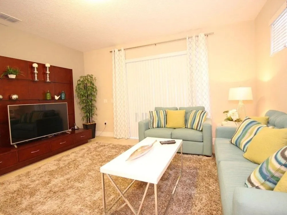 5 Bedrooms Vacation Homes by RedAwning