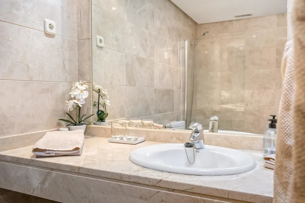 Dama de Noche - 4BR Garden Apartment in Puerto Banus