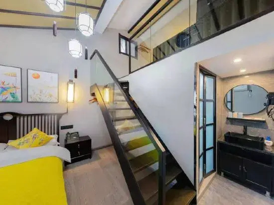 Putuoshan Ciyunxuan Station Apartment