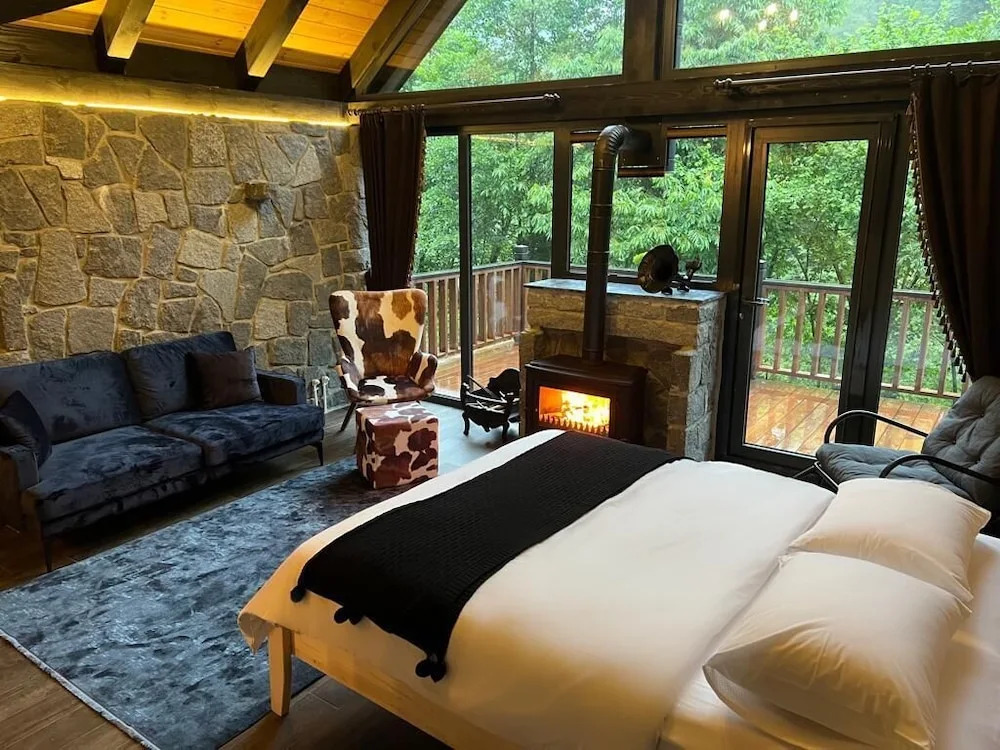 Ayder Vanak Stone Suites