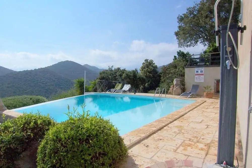 Carole F2-pool-sea View-3