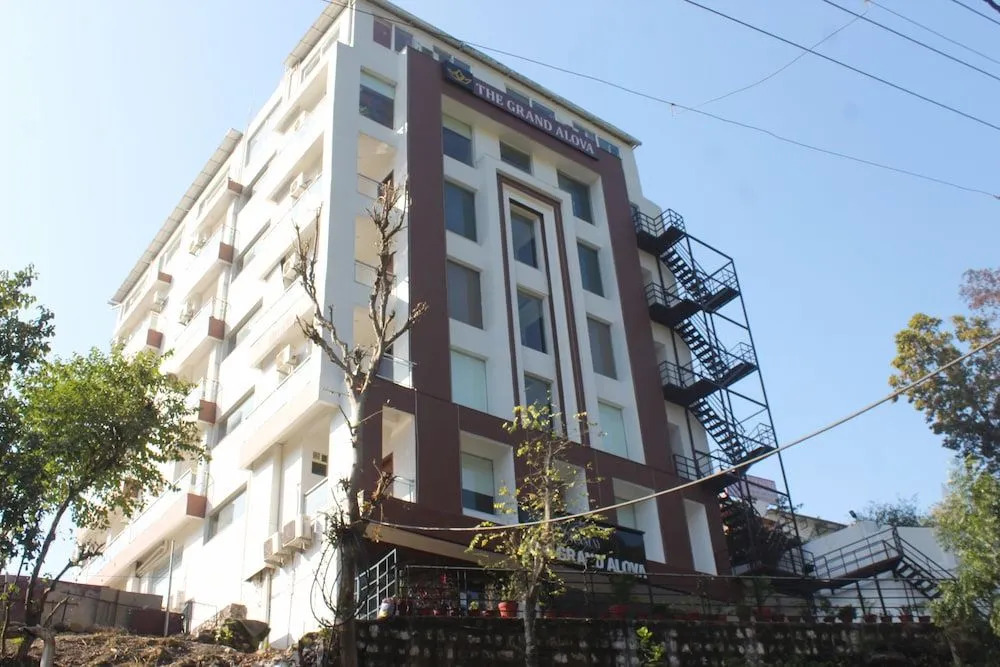 OYO 9711 Hotel Marc Blu