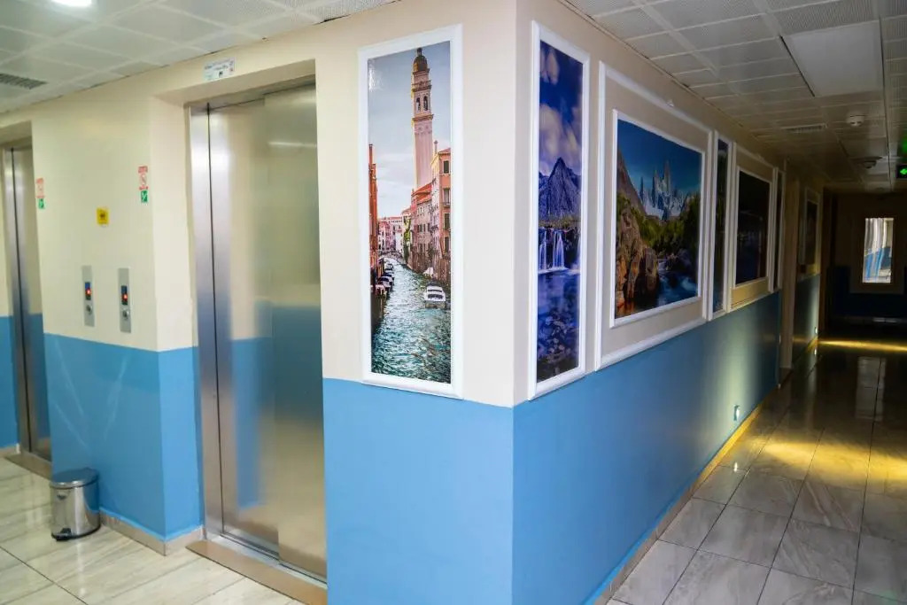 Loss Hotel