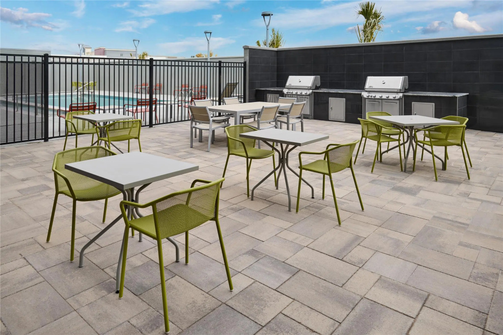 Hampton Inn by Hilton Midland West