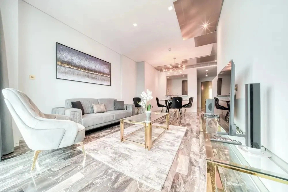 High-end Luxe Apt w Marina Views