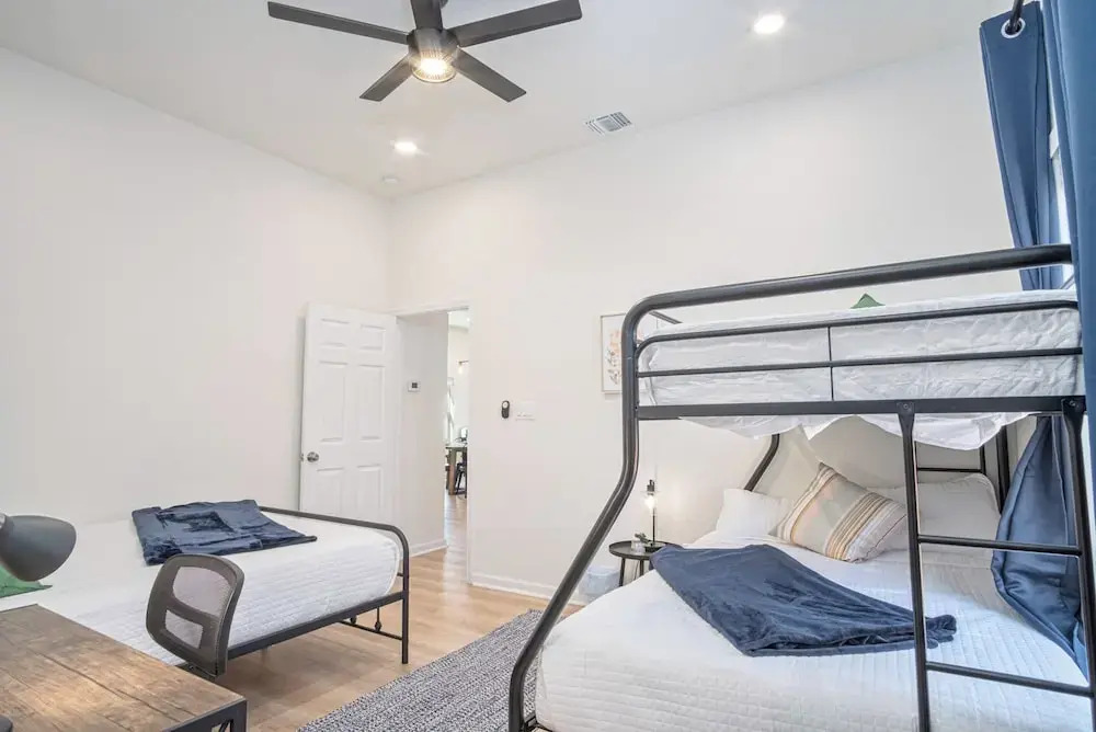 Feel Chill and Enjoy 4BR3BA Near Fun Riverwalk