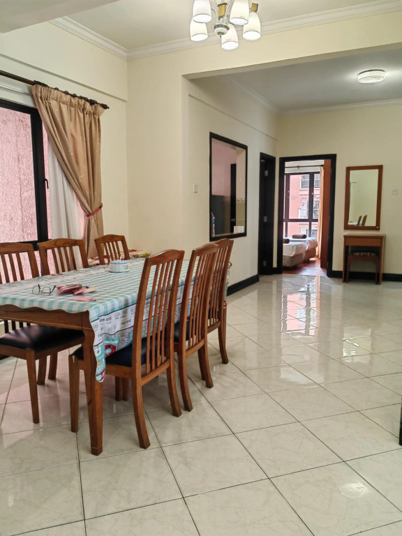 Petronella Luxury Penthouse marina court