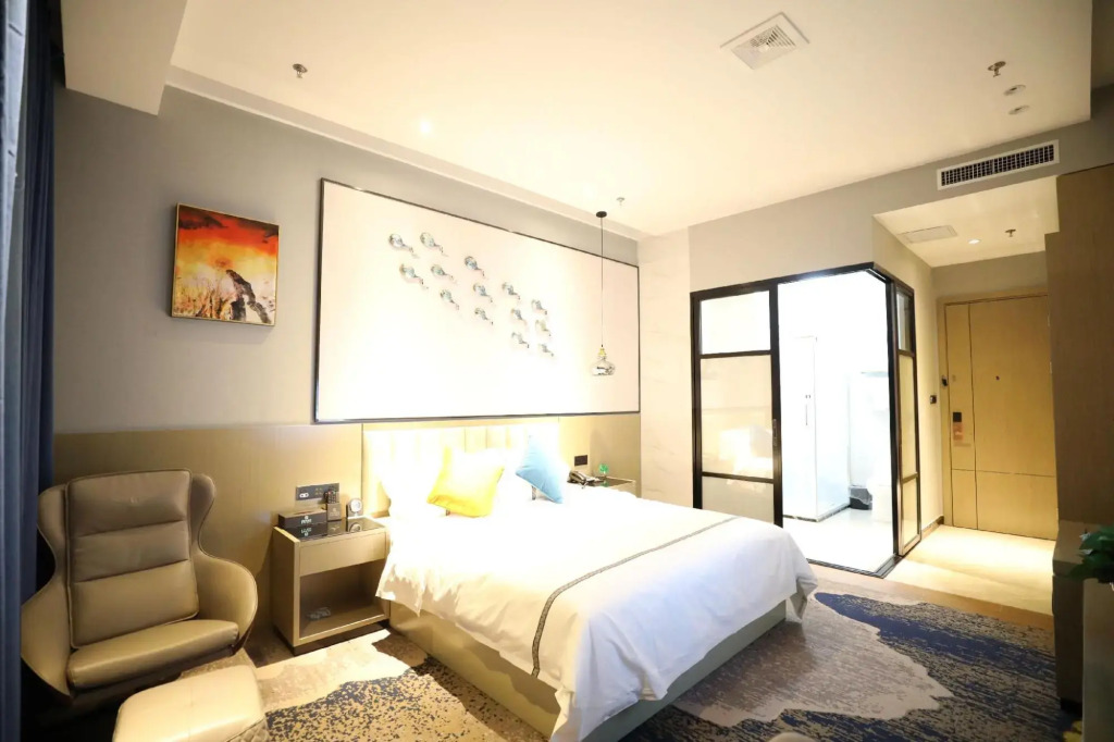 F City Hotel (Gongzhuling Railway Station)