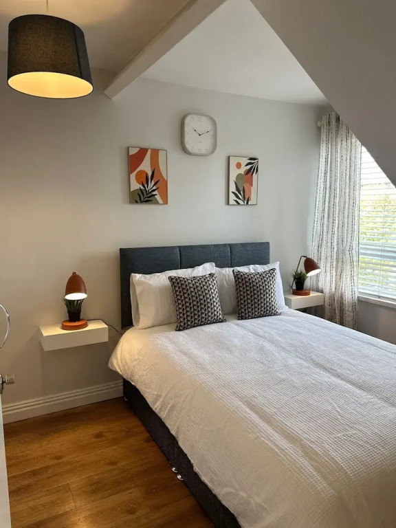 Ocho Homes Lux By Eight Continents, Belfast