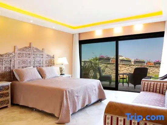 BD417-6 Bedroomed Villa With Pool in Yalikavak