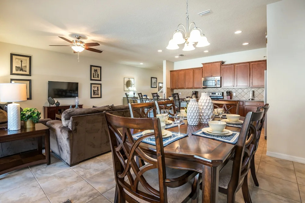 Townhome W/private Pool & Free On-site Water Park!