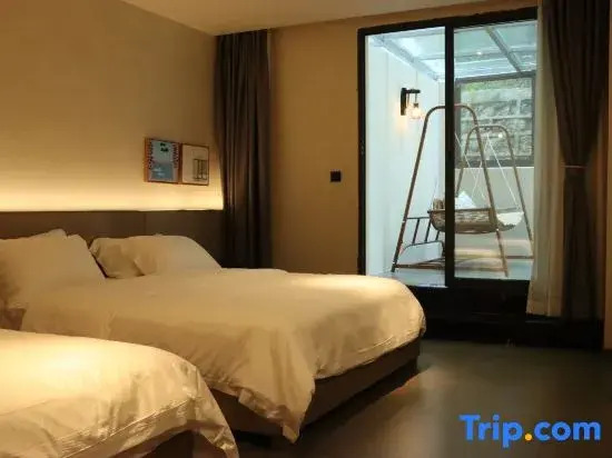 Wansheng Black Valley Black Mountain No.1 Family Homestay