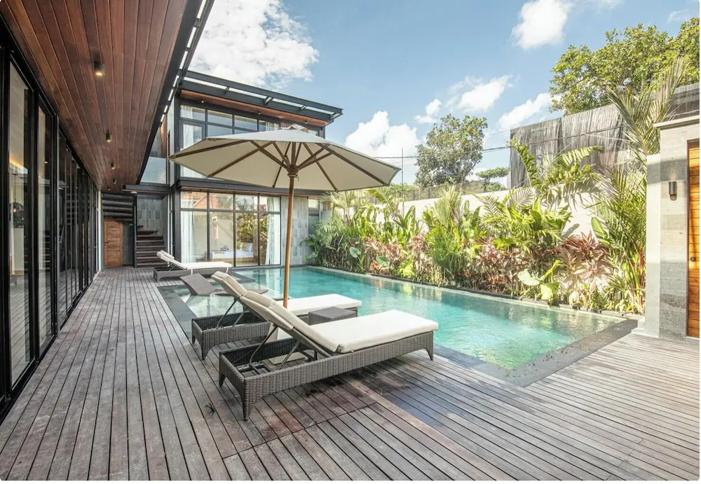 Exquisite 6BR Canggu Villa 400m to Pristine Beach