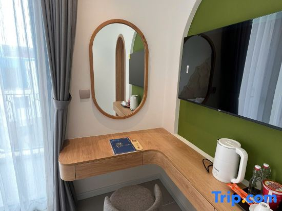 MIRA HOTEL FREE CABLE CAR - water park