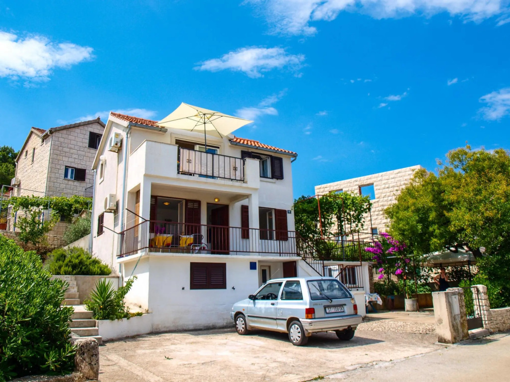 Jela - 50 m from pebble beach - A1(4+1)
