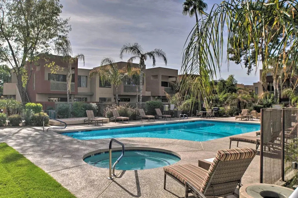 Scottsdale Condo on Golf Course w/ Pool Access!