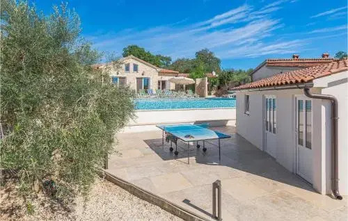 Six Bedroom Holiday Home in Medulin