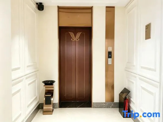 Zunyi meeting site T-shaped mouth light hotel