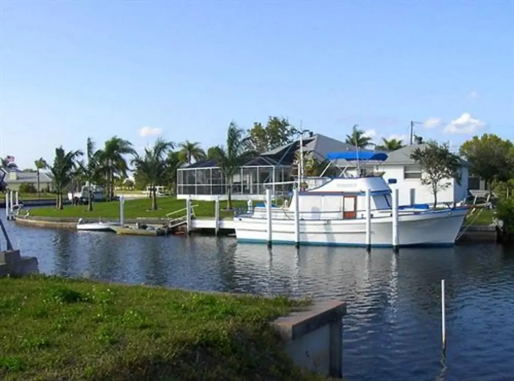 Tropical Paradise Bed & Breakfast
