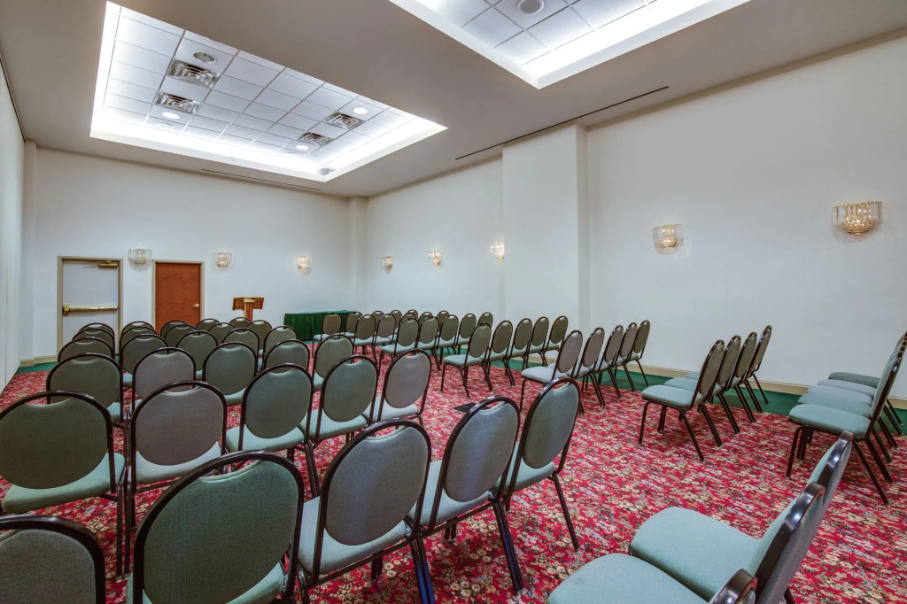 Holiday Inn Express Hotel & Suites Greensboro-East by IHG