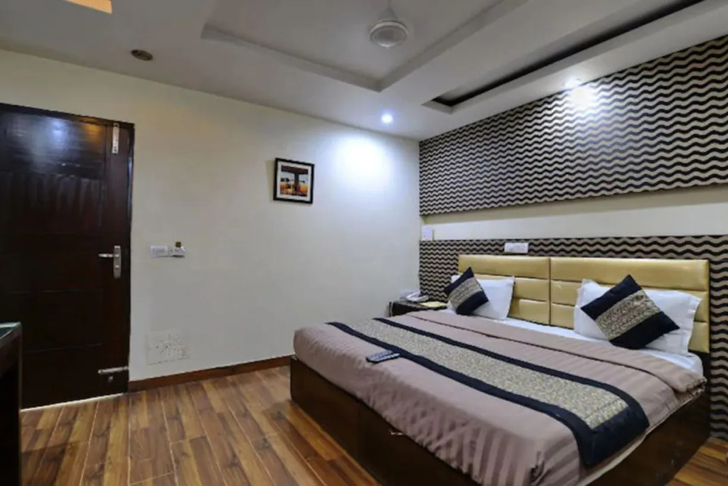 Hotel The Daanish Residency - Karol Bagh