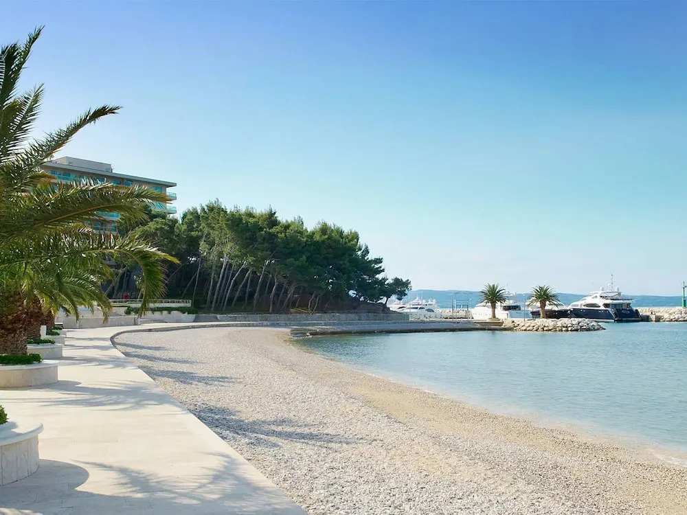Luxurious Holiday Home at Podstrana With Sea View