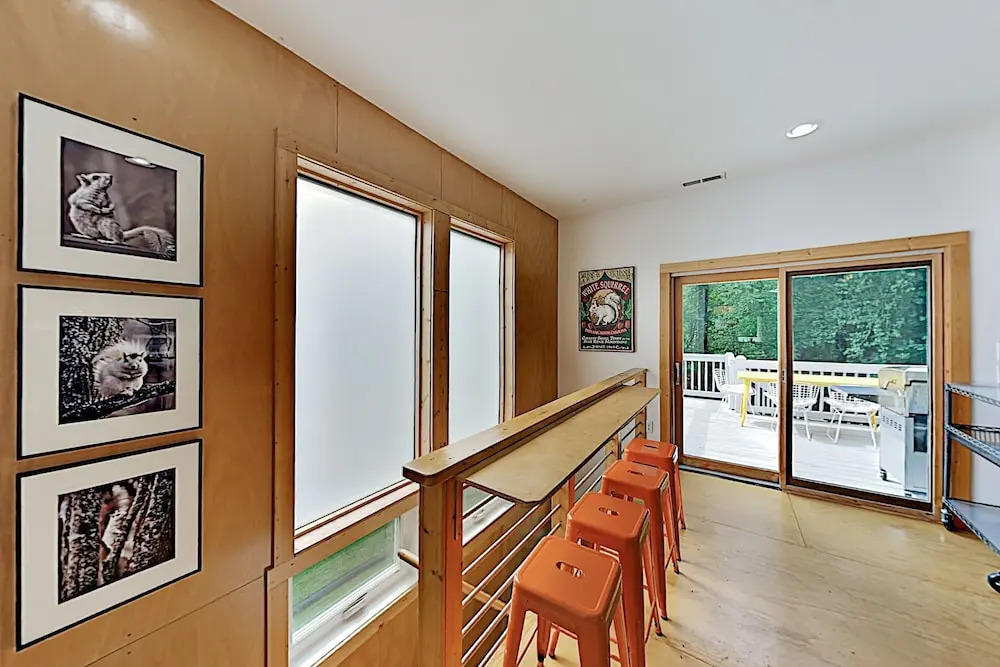 The Lime House W/ 2 Kitchens & Large Fenced Yard 4 Bedroom Home