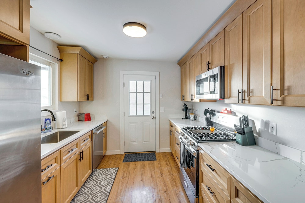 Walkable Adventure Base in Midtown Anchorage