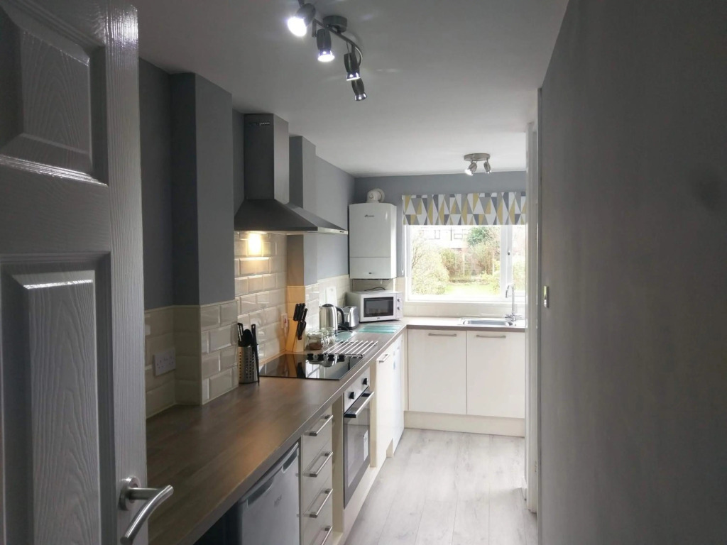 Wyken House - 3 Bedroom House Coventry- Sleeps 5 - Rated Superb