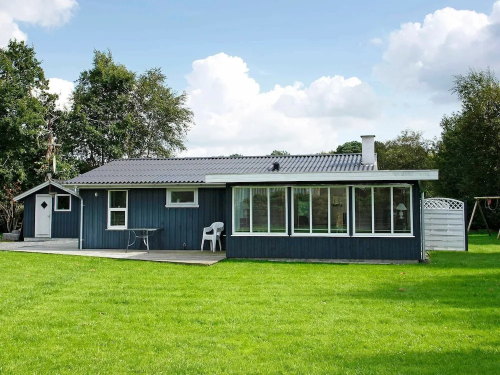 Pleasant Holiday Home in Hals With Whirlpool