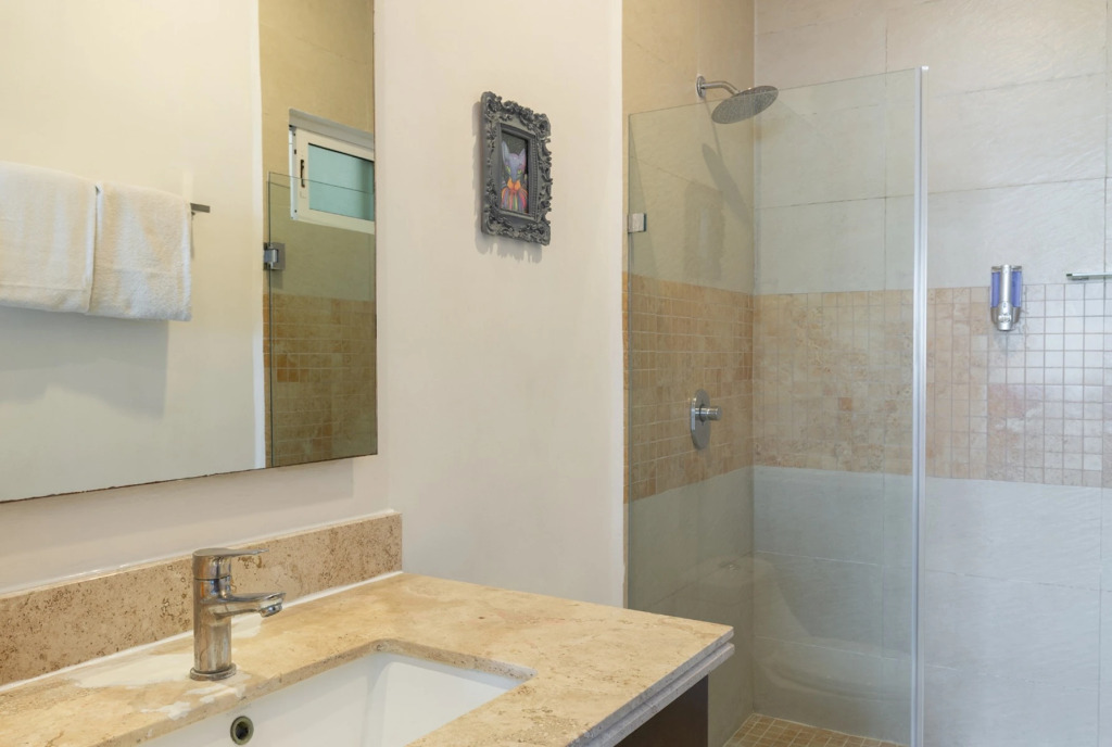Stunning 3BR PH | Great Amenities & GYM | Best WiFi | 2 Stories