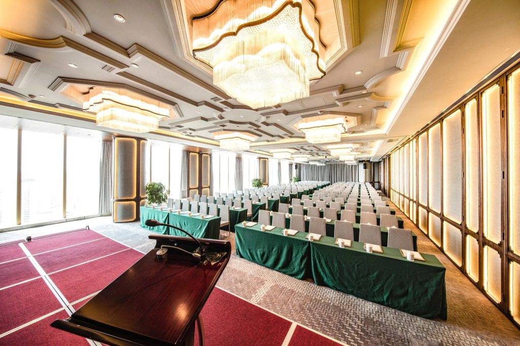 Nanjing Golden Eagle International Hotel