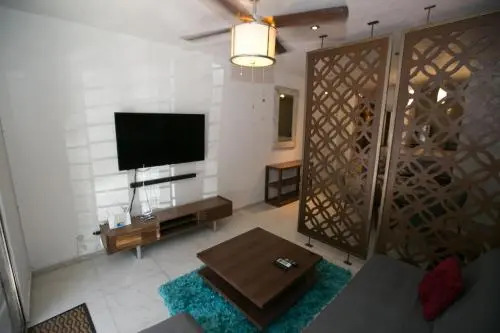 Groovy 1br Condo at Great Location by Happy Address