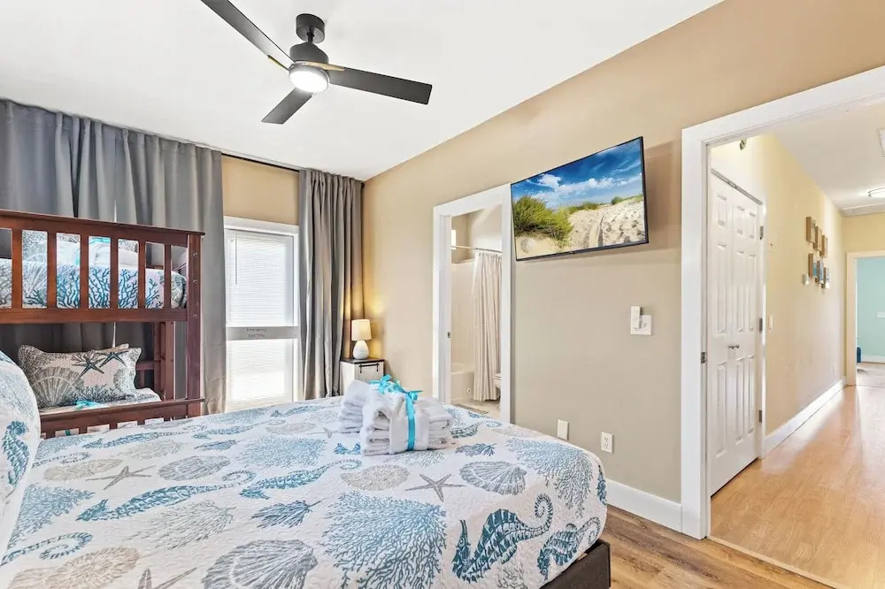 Beach House Spacious 4BR Retreat With Gulf Views & Observation Deck!