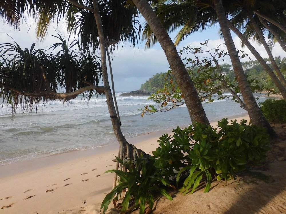 Club Mirissa