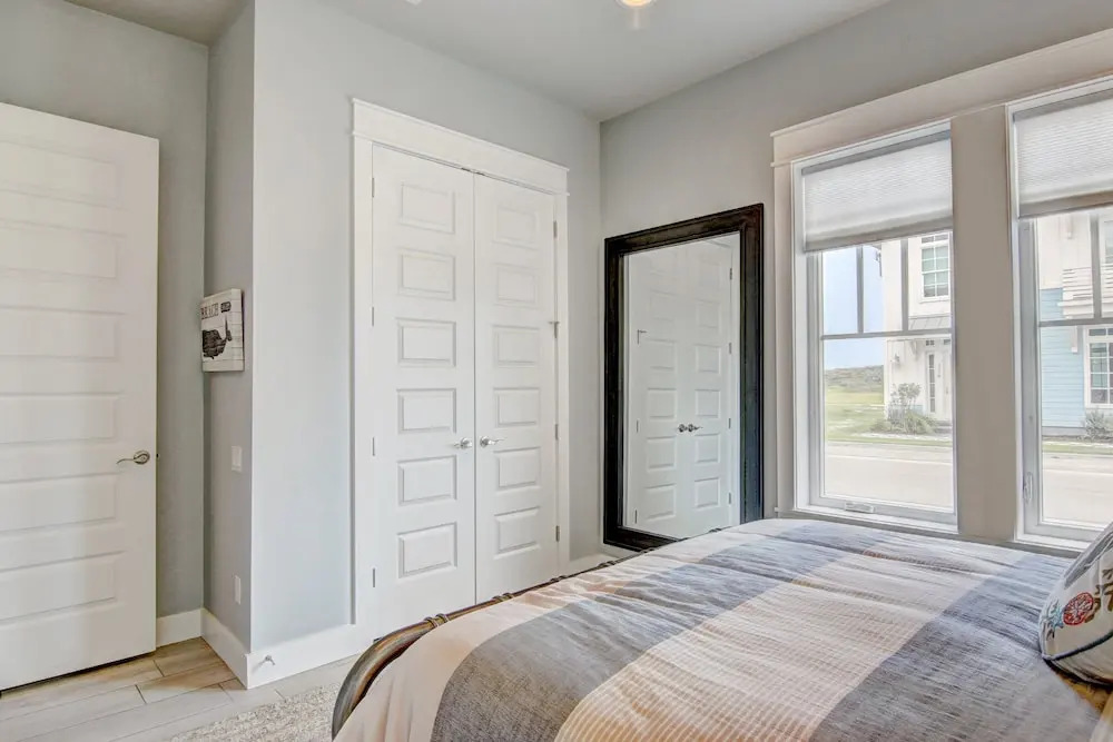 Spacious 4br/3ba W/ 2 Pools & Boardwalk To Beach 4 Bedroom Home