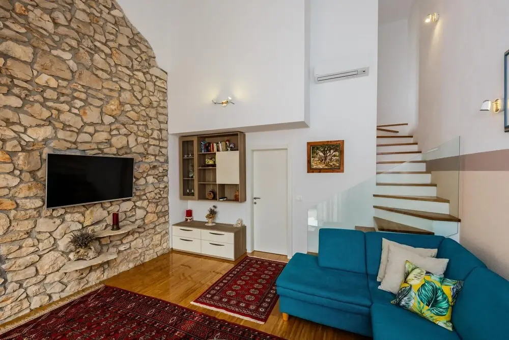 Casa del Sole CFH in Sutivan