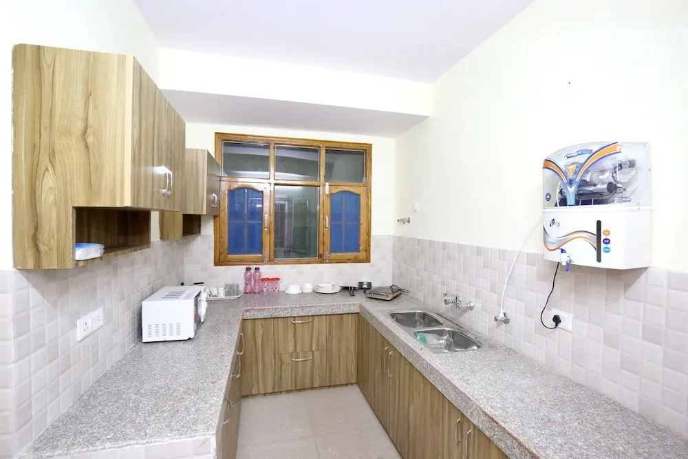 OYO 10975 Home Modern 2BHK Sector 6 New Shimla