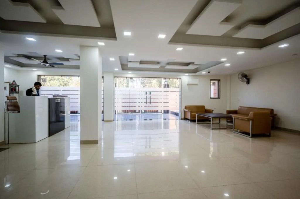 The Palms Inn I Near Medanta Medicity I Sec-38