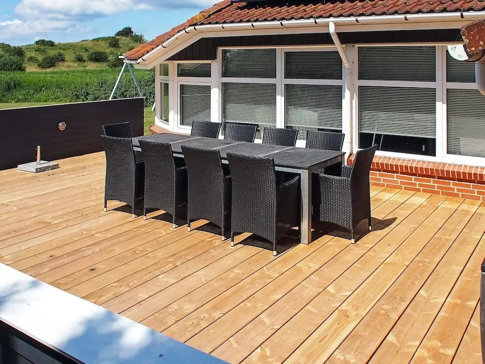 Spacious Holiday Home in Humble near Beach