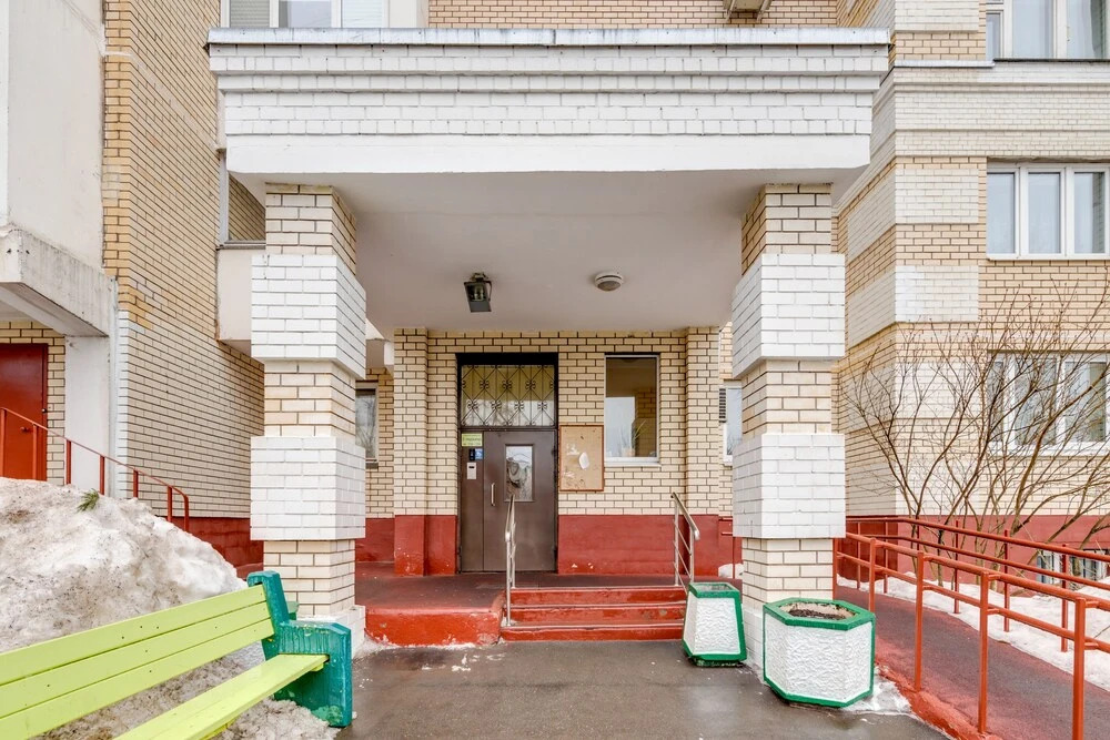 Simply Comfort - Spacious Apartment 10 min to Metro