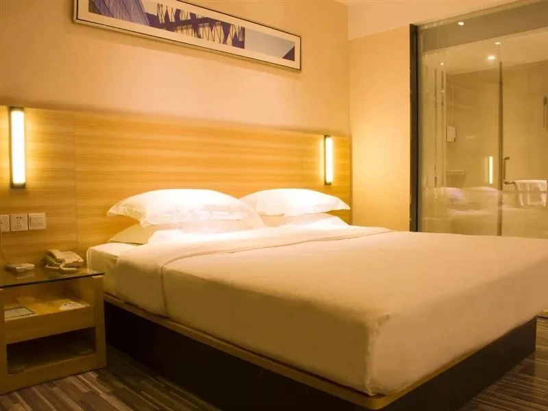 City Comfort Inn Hotel