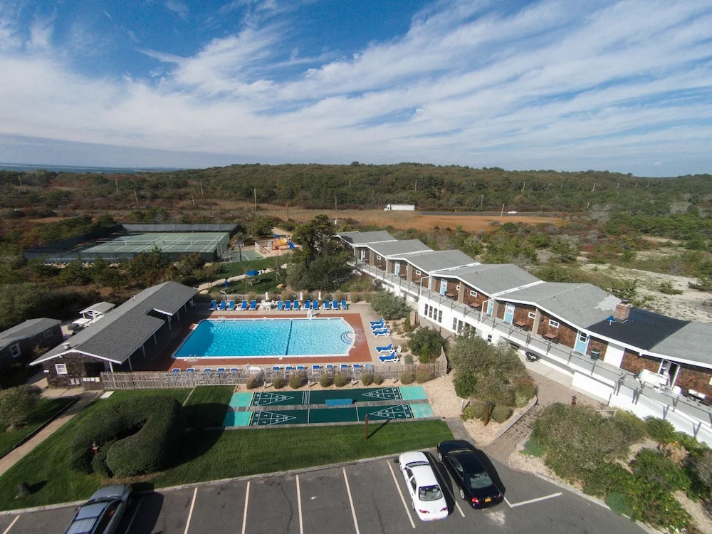 Driftwood Resort