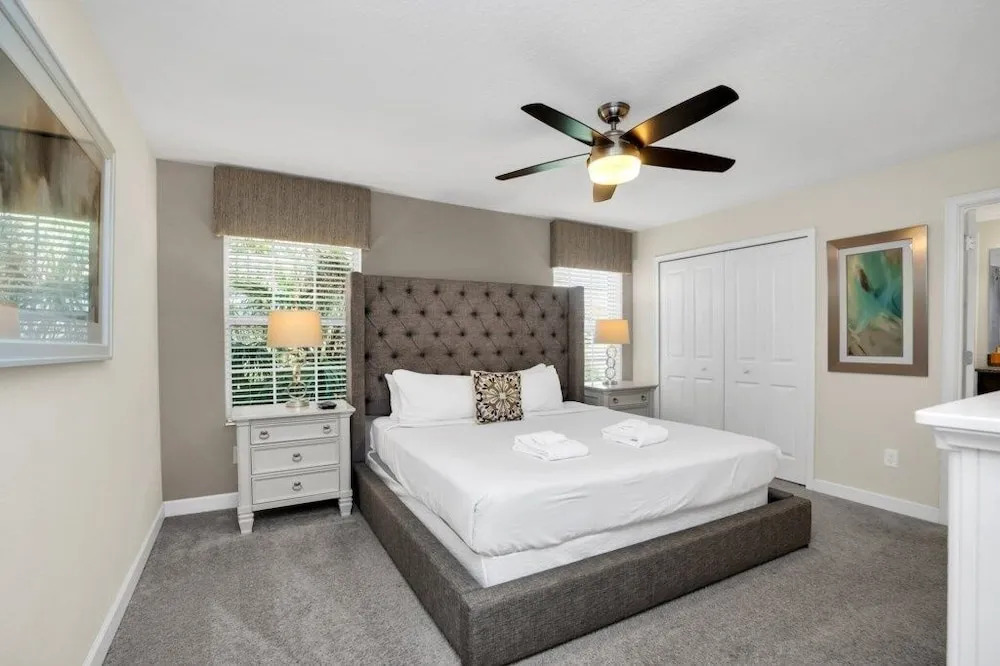 4804crusoe 4 Bedroom Townhouse