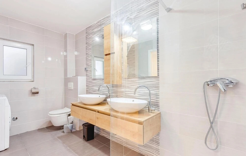 Amazing Home in Novi Vinodolski With Wifi and 6 Bedrooms