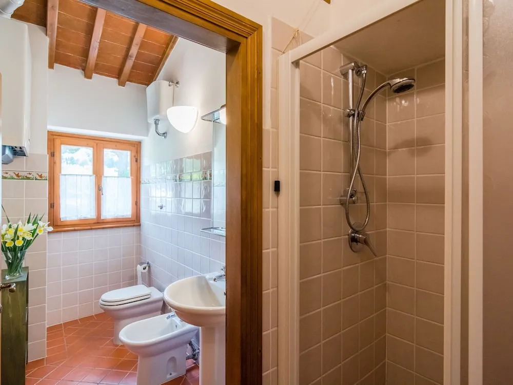 Attractive Apartment on Estate with Vineyards & Olive Grove near Florence