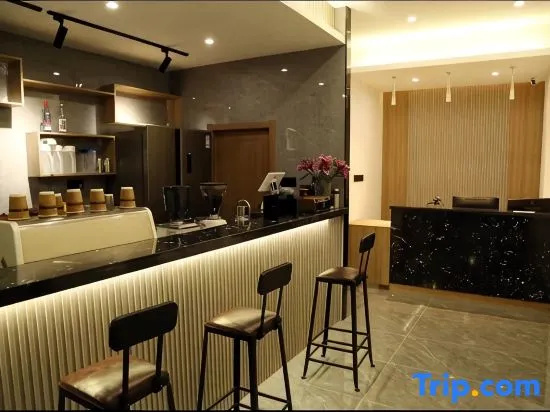 Mojiang Harbour Inn